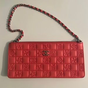 SOLD CHANEL Pink Pochette